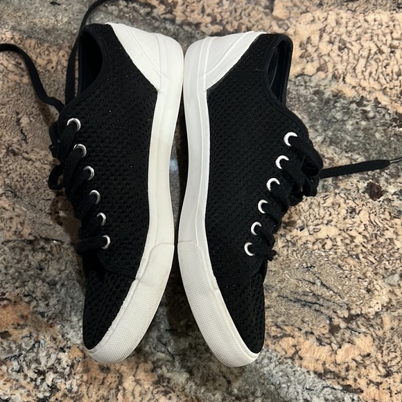 JF Tennys - Picture 2 of 8